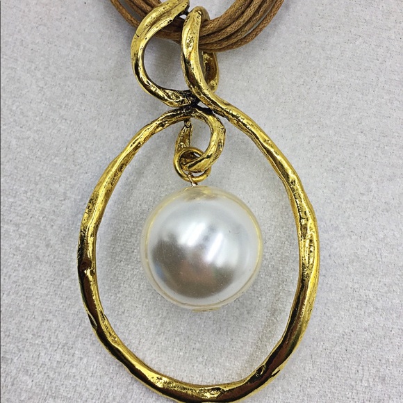Dangle Pearl Solitaire - Picture 3 of 3